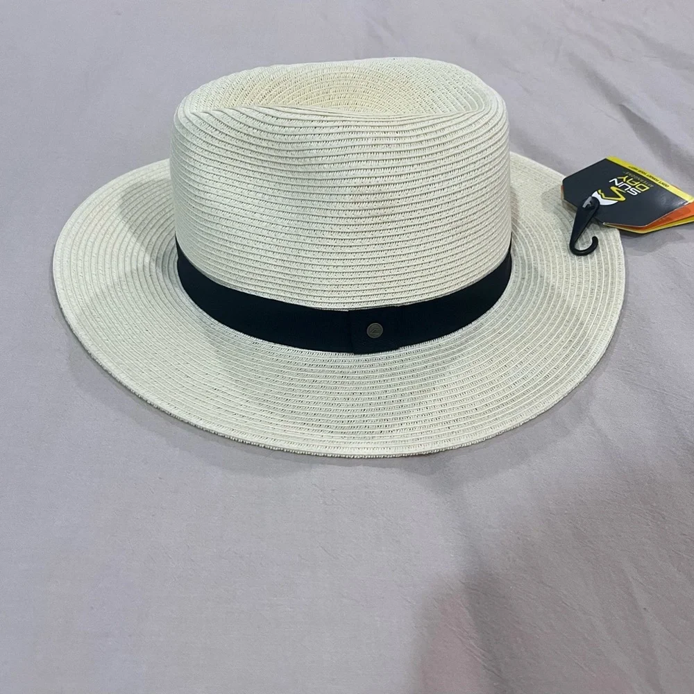 Beach/Sun Hat - Picture 3 of 4